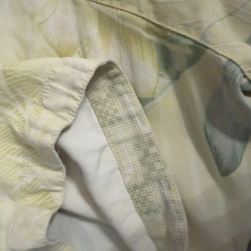 Tommy Bahama 100% Silk Short Sleeve Camp Shirt – Size Small - Picture 13 of 16